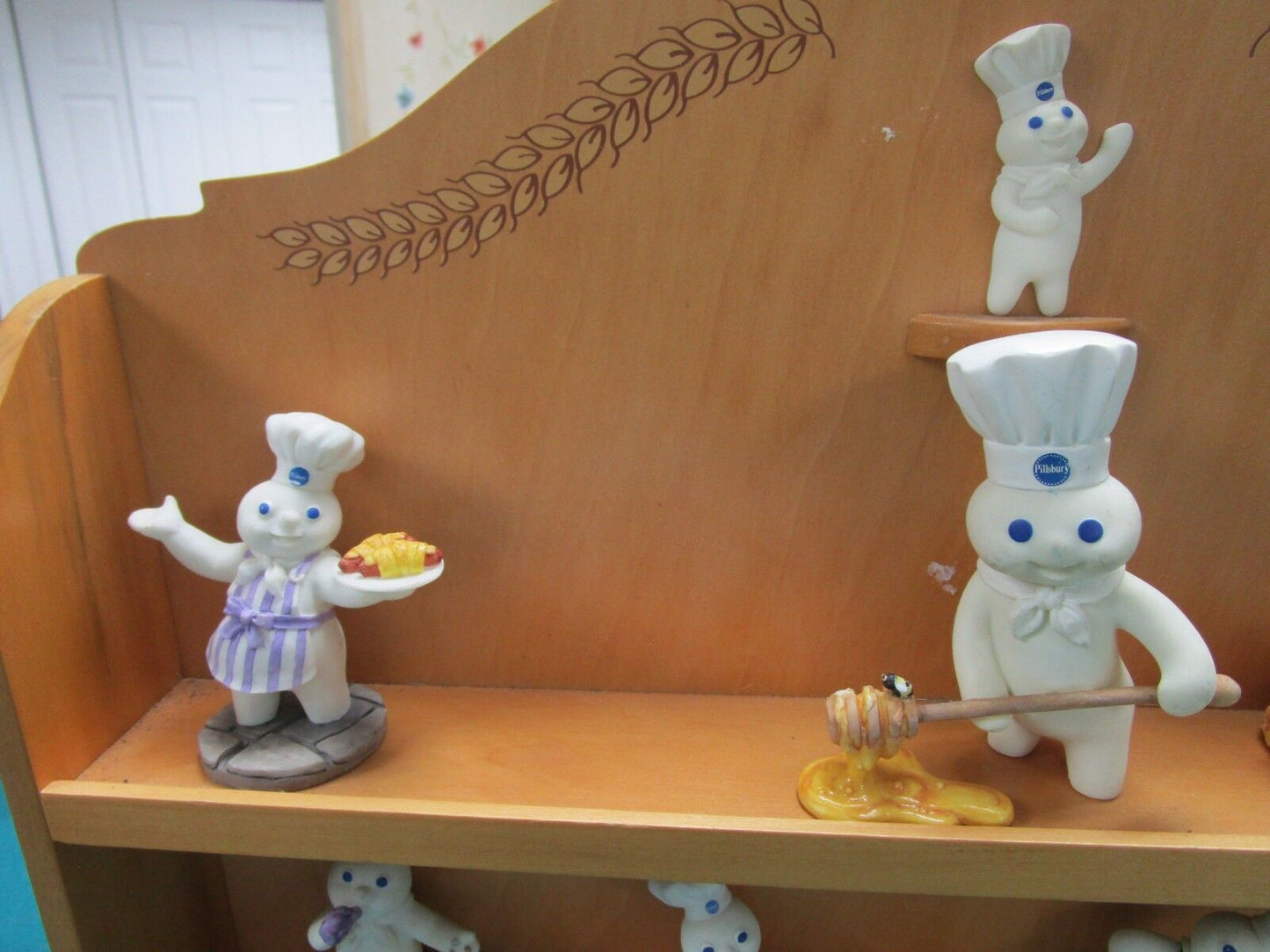 12 Doughboy Collectibles FIGURINES & SPICE WOODEN  RACK FROM DANBURY MINT