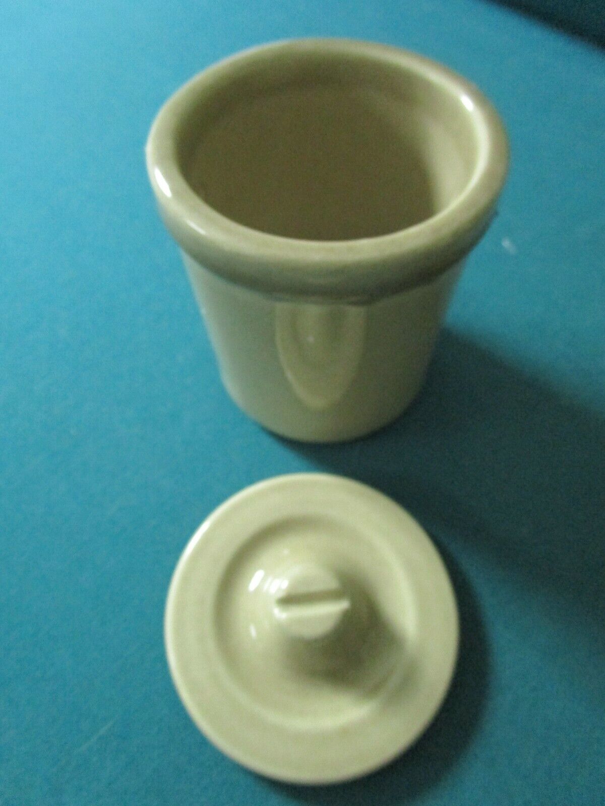 5 1/2 AIRTIGHT TOBACCO TEA COFFEE CONTAINER [57bsktfrontrack#4]