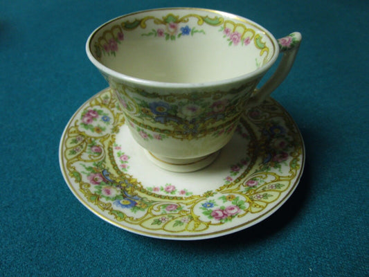 American Syracuse Old Ivory  Ceramic Coffee Floral Cup And Saucer [95j]