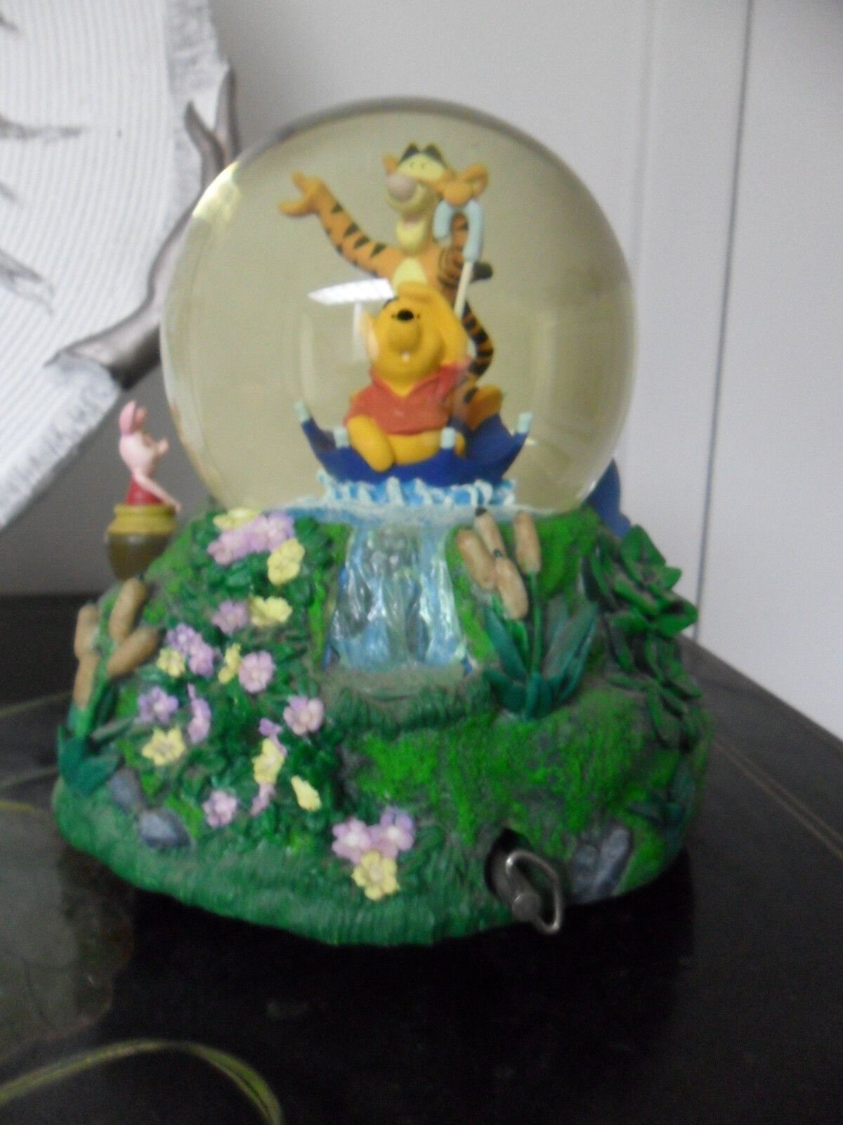 Winnie the Pooh Musical Snowglobe "When the Rain Rain Came Down Down"[2]