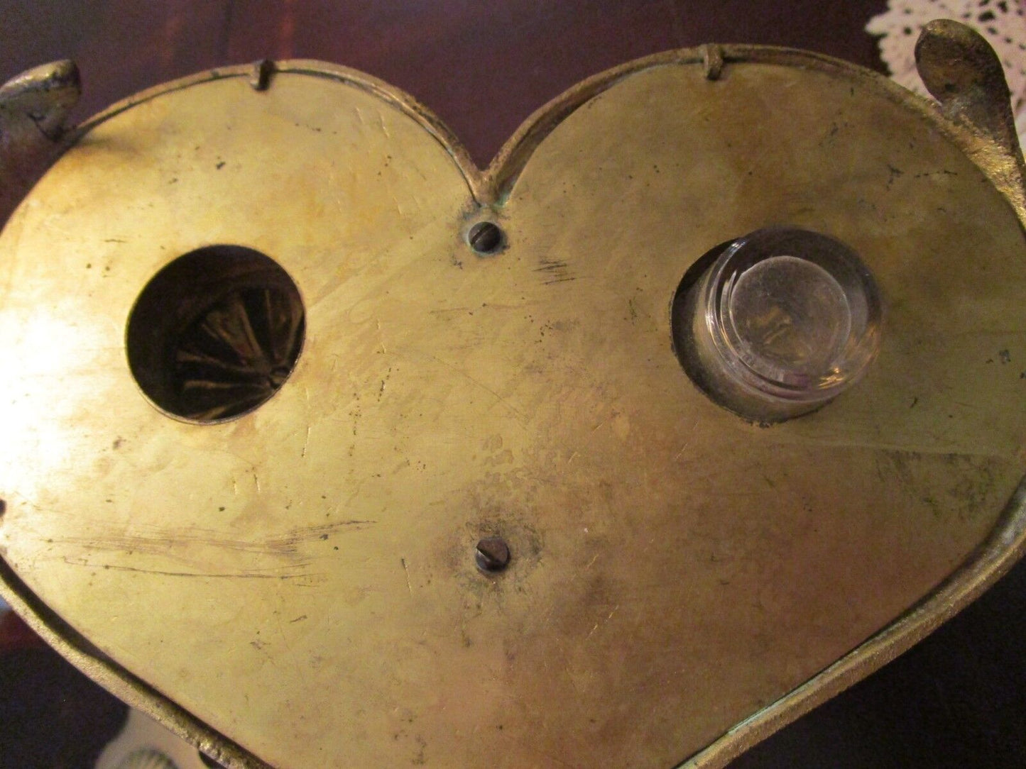 ANTIQUE BRASS ART NOUVEAU HEART SHAPED DOUBLE INKWELL ORIGINAL