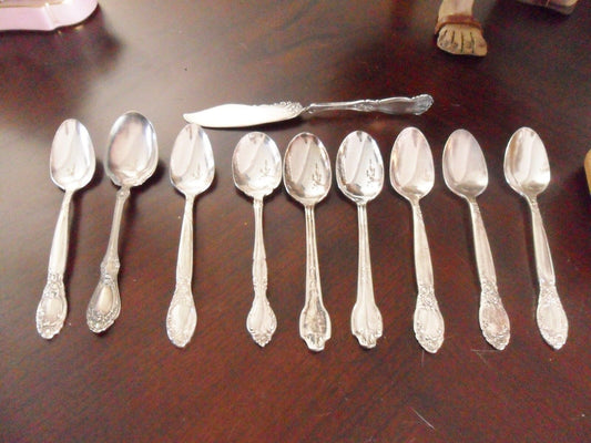 W. Rogers & Sons AA 9 tea spoons and a knife server, beautiful designs, mixed[8]