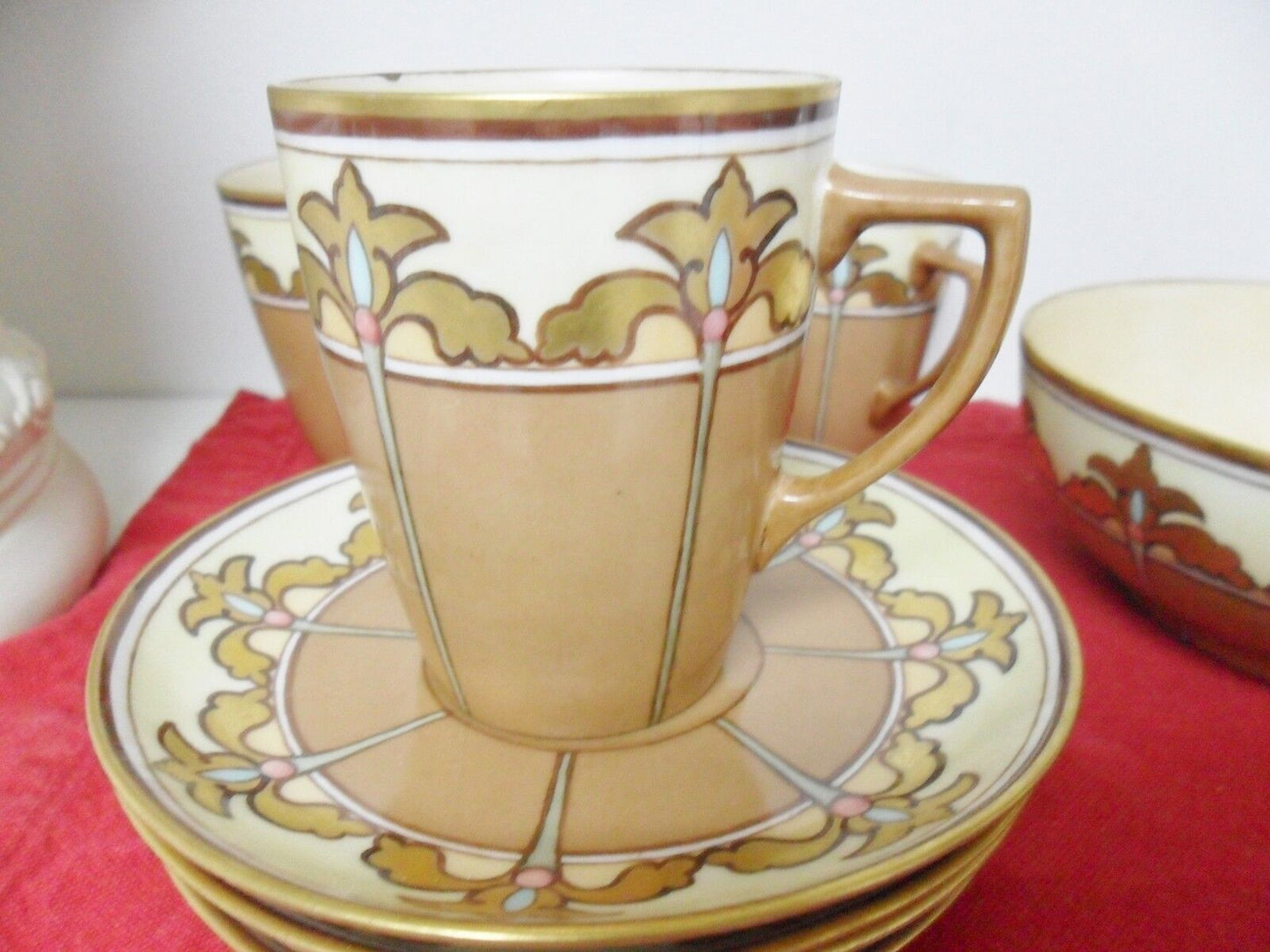 William Guerin Limoges PELTON- Fleur de Lis Patt 7 pcs CUPS  SAUCERS BOWL [*95H]