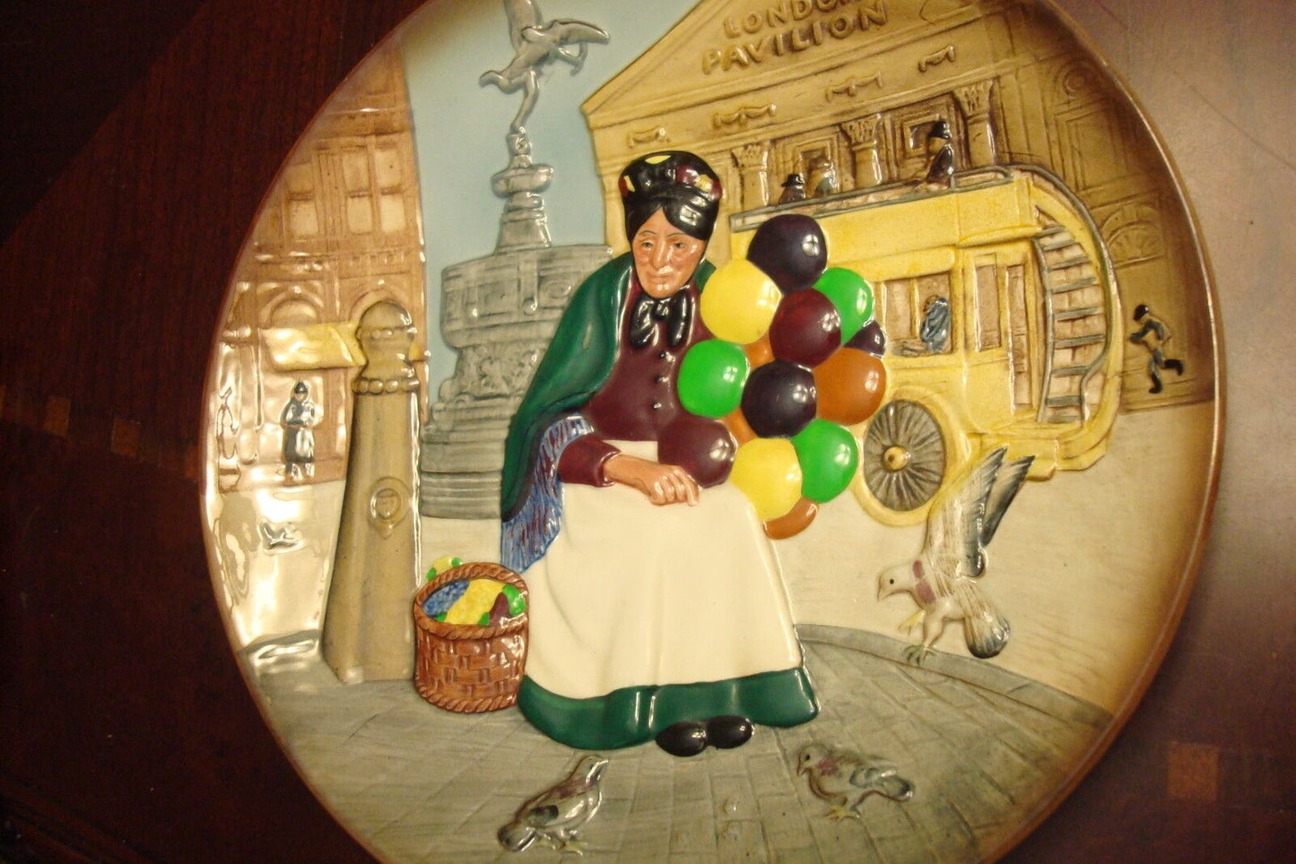 Vintage Royal Doulton Porcelain The Old Balloon Seller Plate NIB