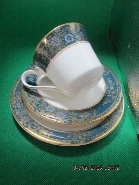 Royal Doulton England  Carlyle Trio Tea Cup Saucer Plate ^^^