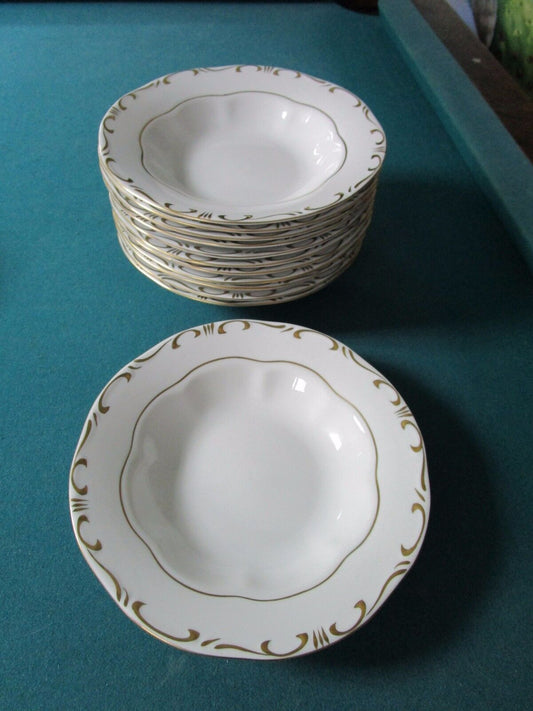 ZSOLNAY HUNGARY 6 SOUP BOWLS PLATES WHITE CREAM/GOLD ACCENT, 1960s GORGEOUS