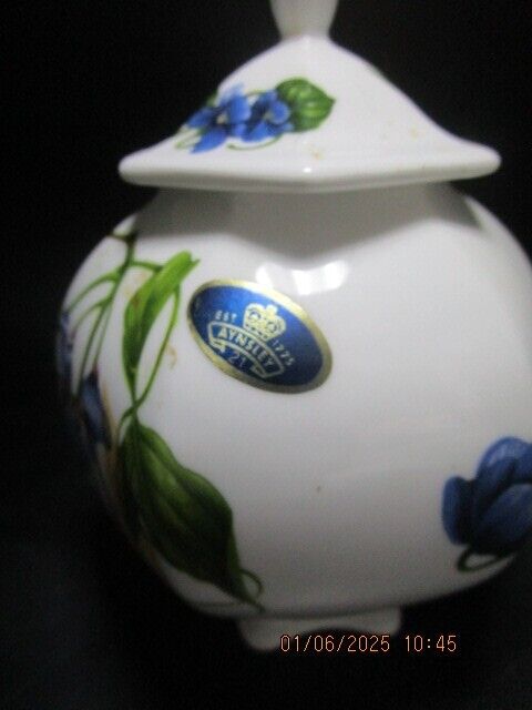 AYNSLEY COVERED BOWL BLUE FLOWERS 5.25 IN STILL WITH LABEL ^^