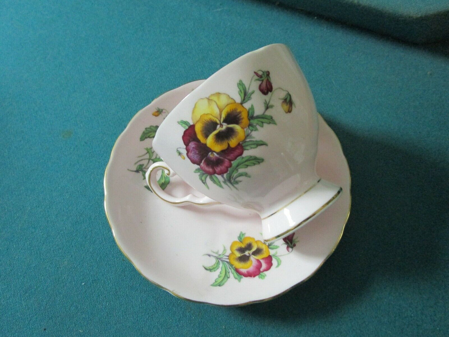 TUSCAN ENGLAND PINK TEA CUP SAUCER PANSIES [62]