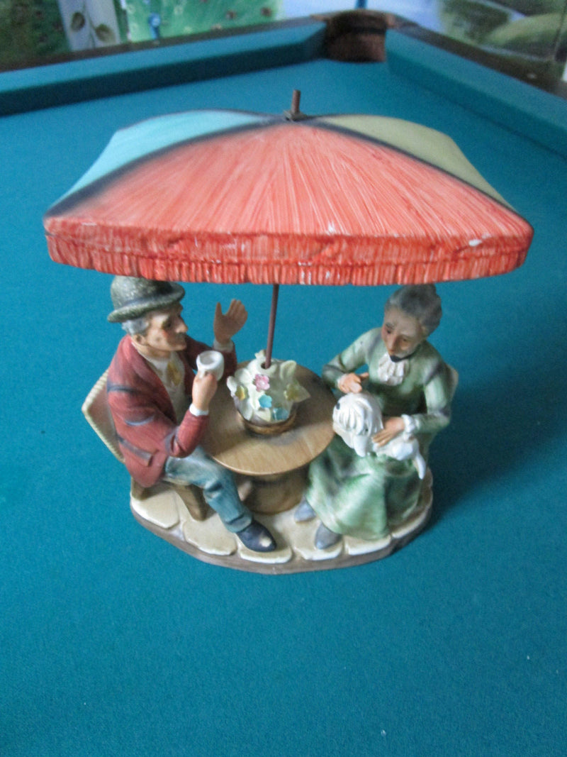 ITALIAN COUPLE  FIGURINE COUPLE UNDER PARASOL NORLEANS JAPAN ORIGINAL
