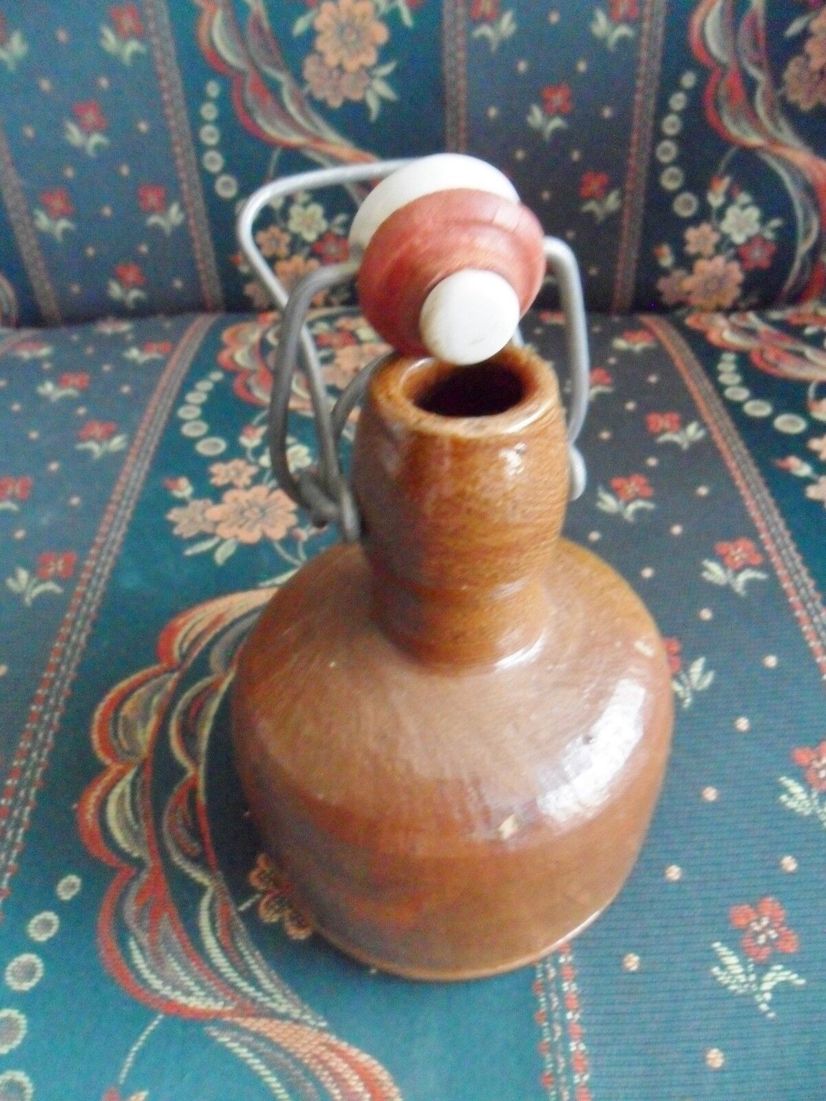 VINTAGE BROWN POTTERY bottle with ceramic lid 6"