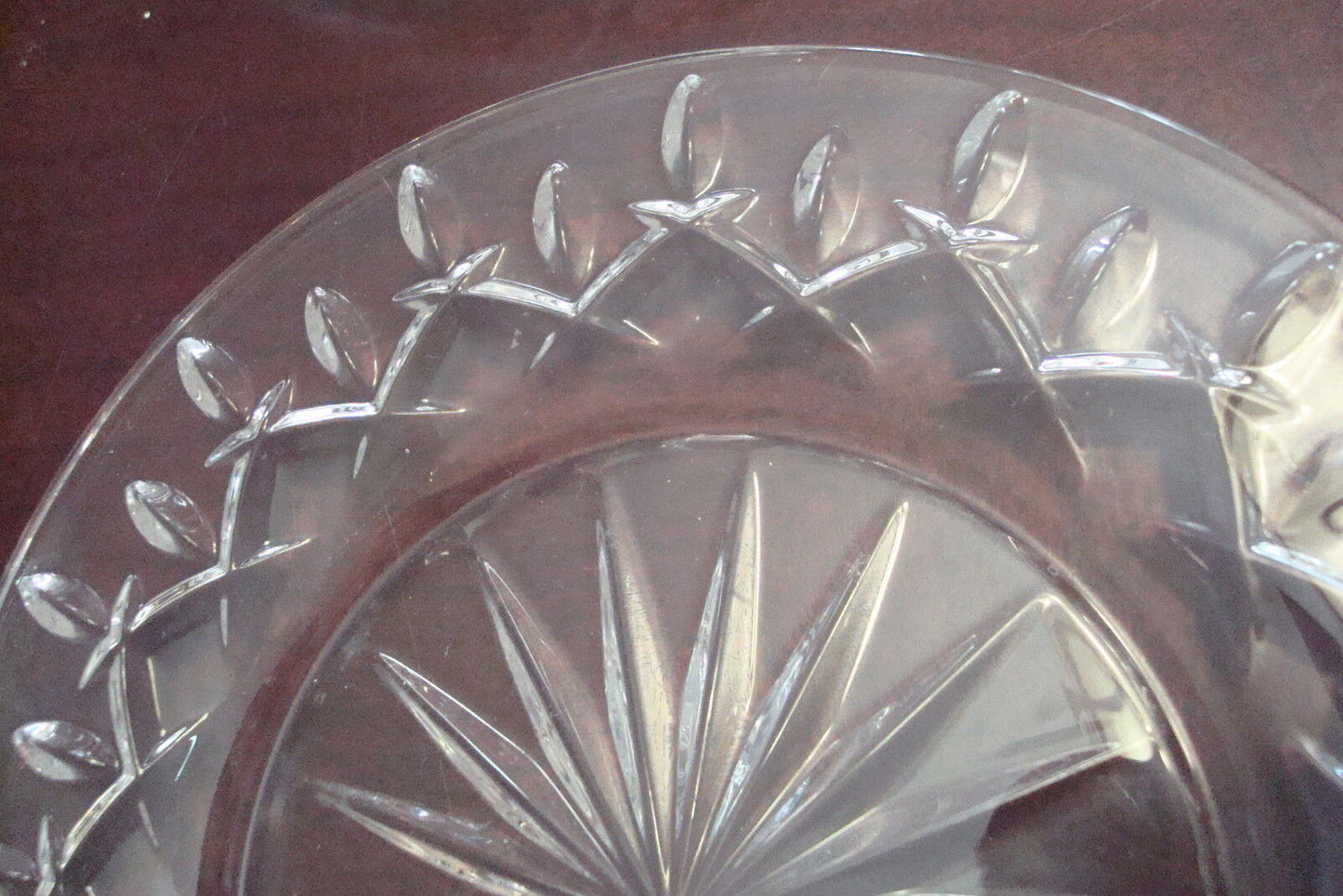 Vintage 4 luncheon plates pressed glass, rays center, 8 1 2/" diam[*office]