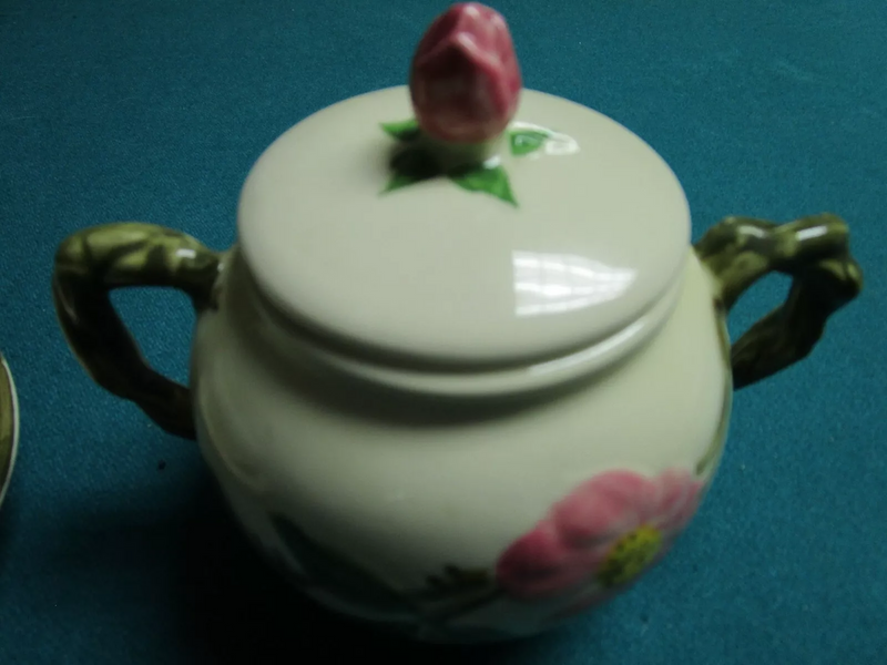 FRANCISCAN DESERT ROSE SET OF 20 PCS CUP SAUCERS TRAYS SUGAR AND CREAMER ^^^