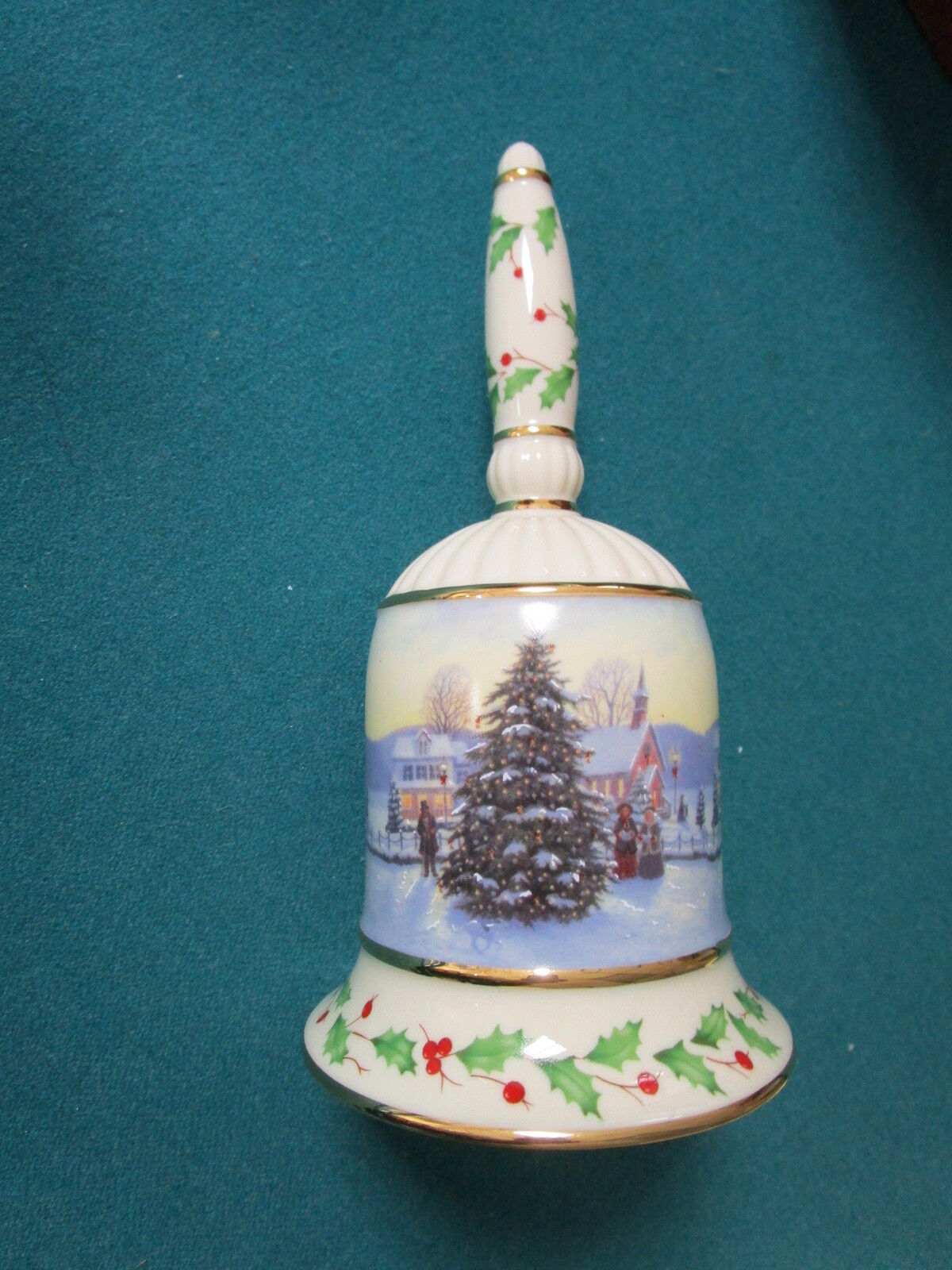 Lenox 2006 Christmas Bell "Christmas Eve in main Street" NIB , orig [a9FF]