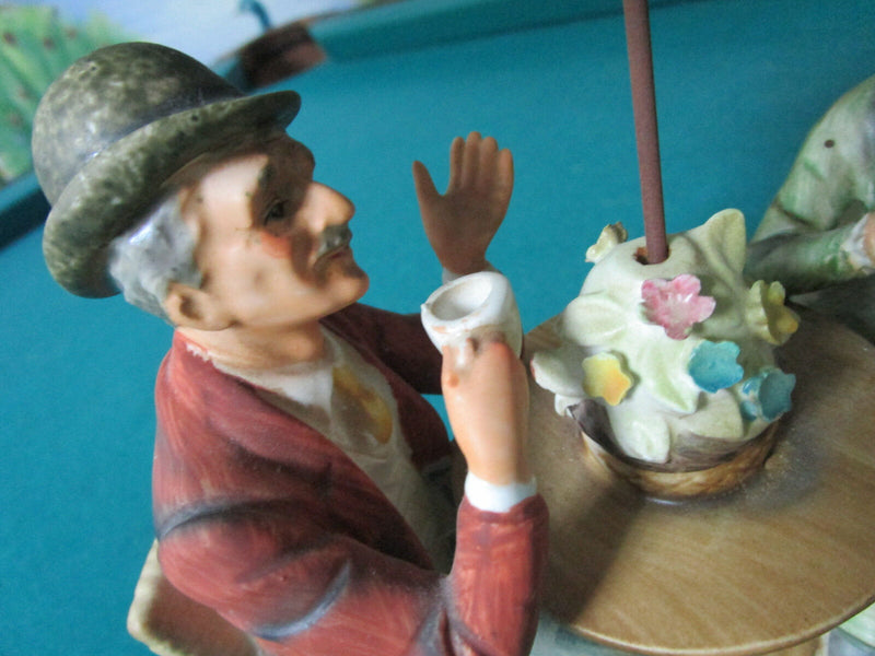 ITALIAN COUPLE  FIGURINE COUPLE UNDER PARASOL NORLEANS JAPAN ORIGINAL