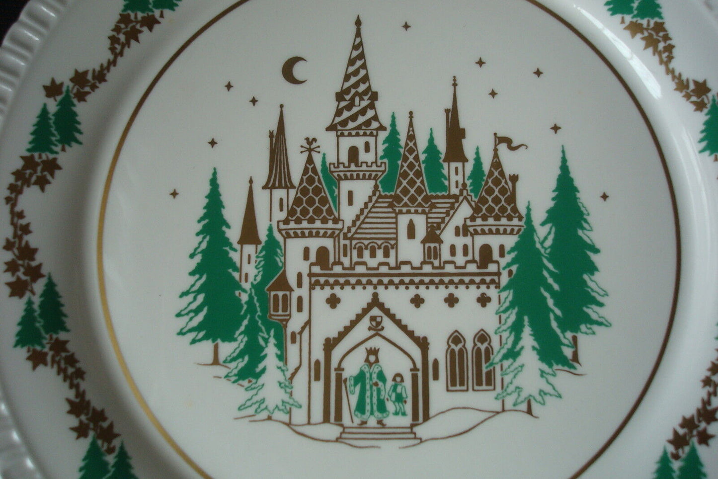 1976 Christmas Plate Spode England NIB, 7th issue, with certs, 8" diam[am8]