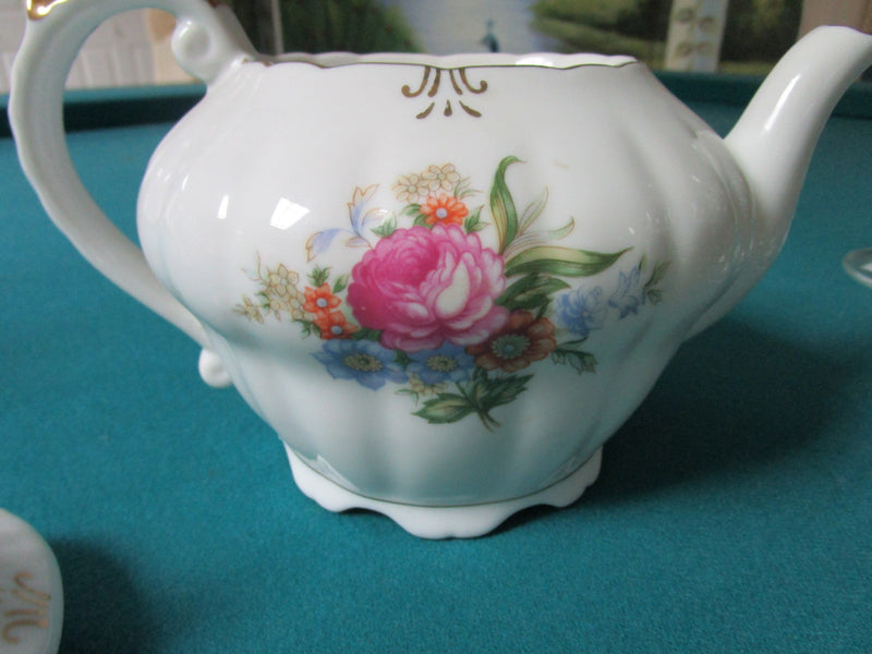 TEAPOT MUSIC BOX PLAYS "TEA FOR TWO" 2 CUPS CAP. 6 X 8" [170B]