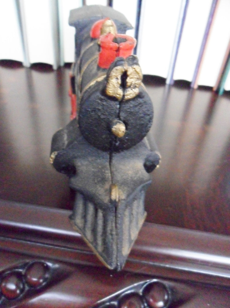 Locomotive Cast Iron? locomotive 3" tall x 7" long red wheels[*small]