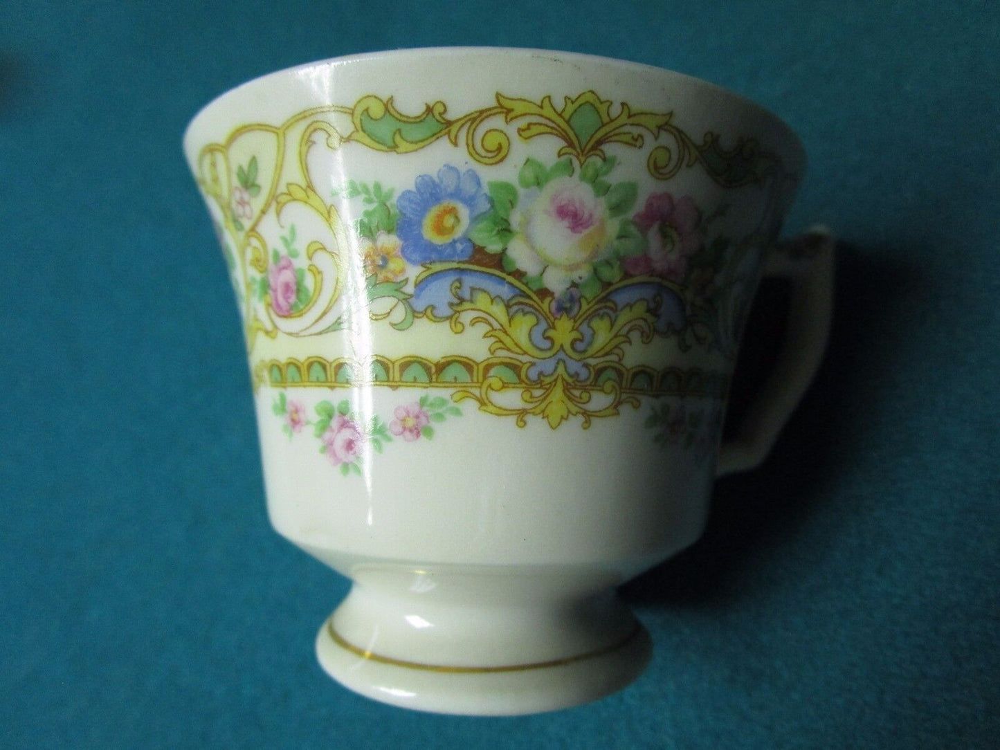 American Syracuse Old Ivory  Ceramic Coffee Floral Cup And Saucer [95j]