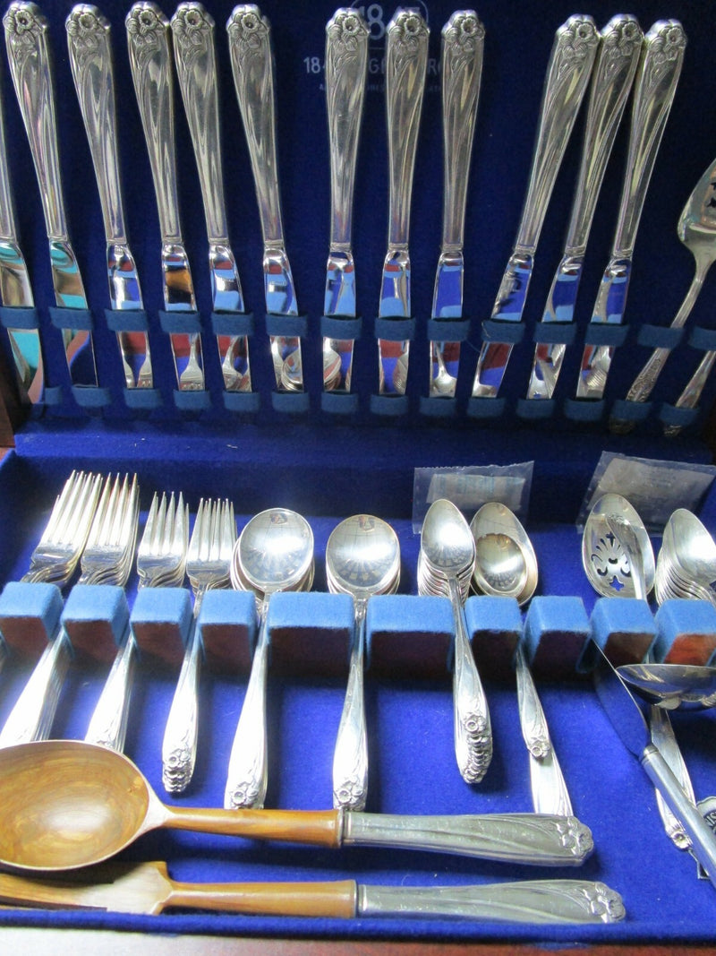 Daffodil By 1847 Rogers / International - Silverplate 81 PCS  LIGHTLY USED