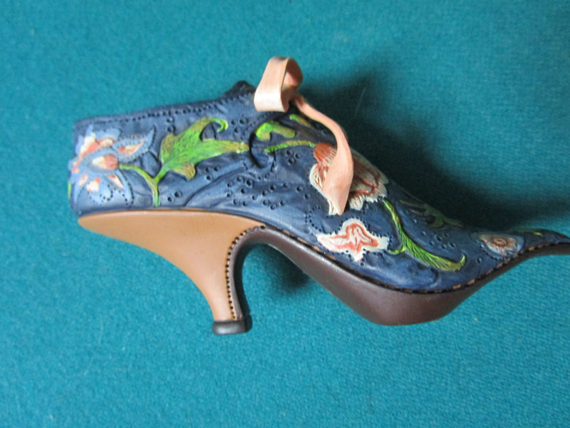 THE RIGHT SHOE BY RAINE COLLECTIBLE "VERSAILLES" NO BOX