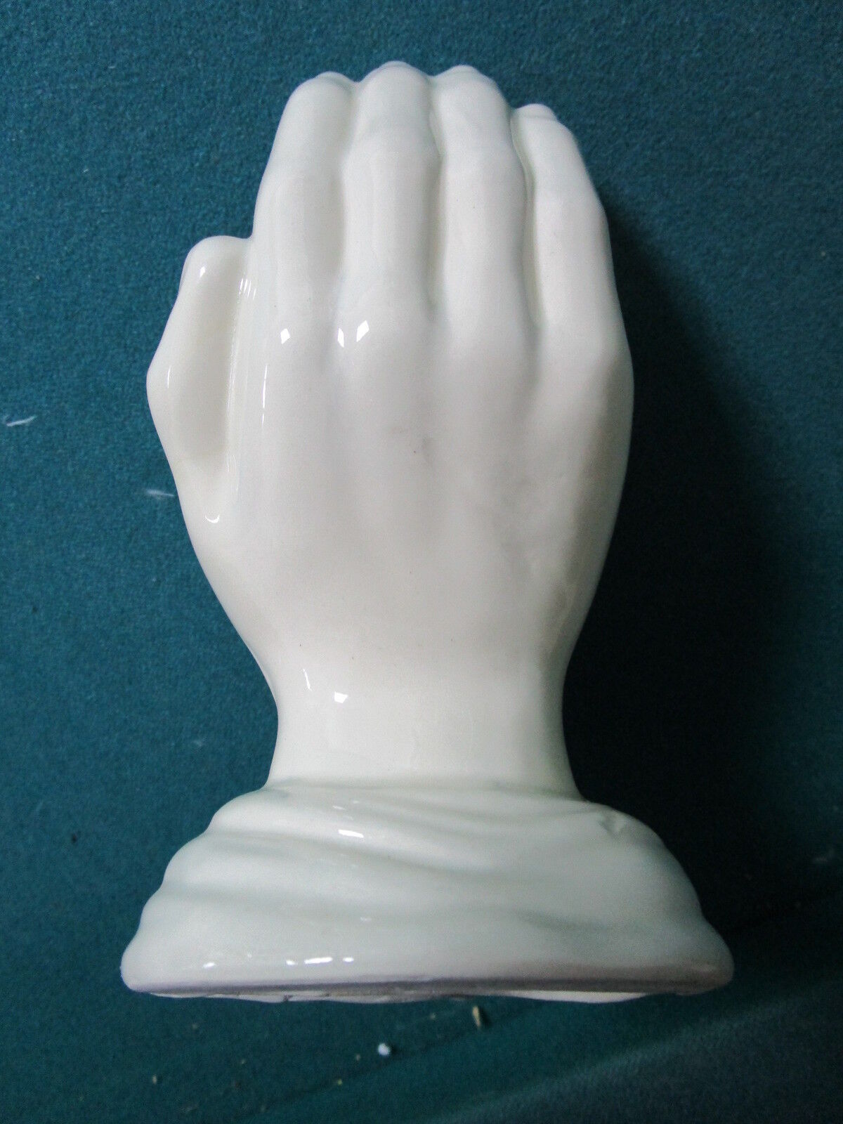 Angel sleeping in the palm of His hand, figurine, 6" tall RARE[50k]