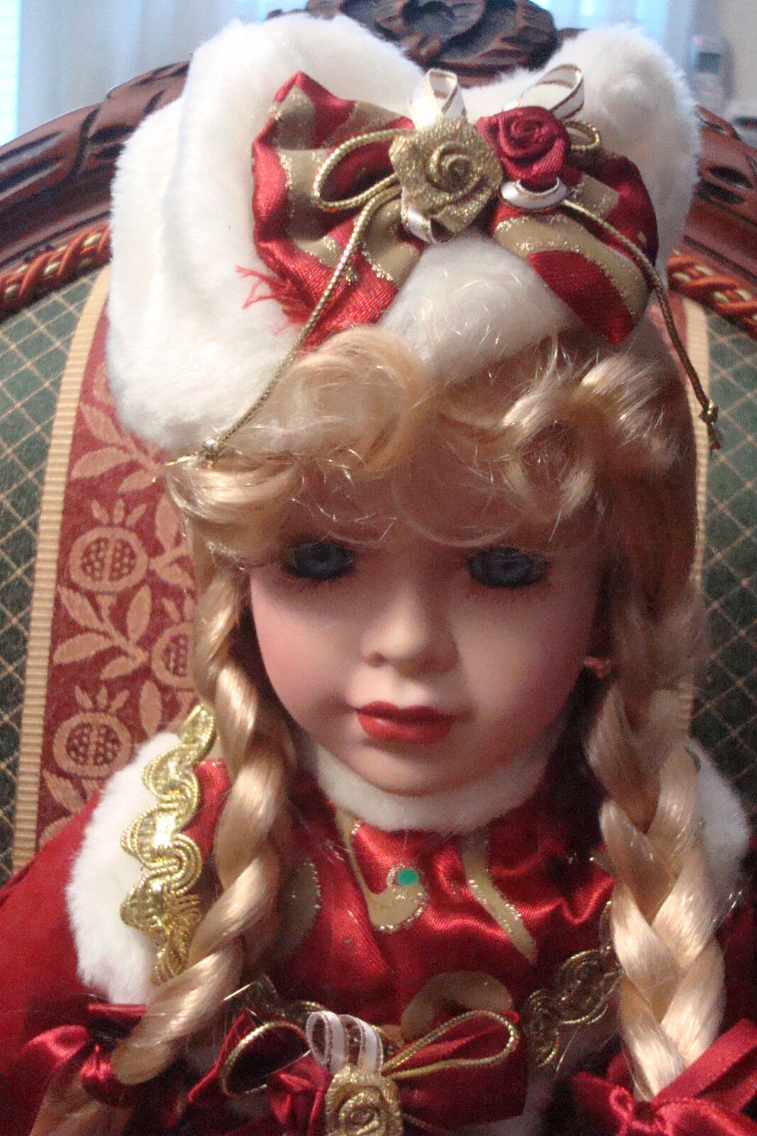 Vanessa Richardi CHRISTMAS Doll, Doll in festive attire