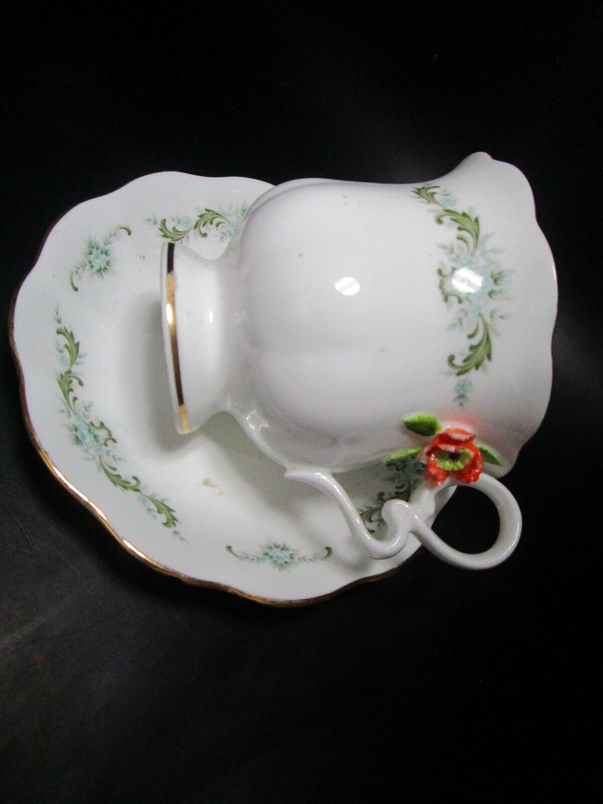 Maruri Masterpiec tea cup and saucer with ceramic rose