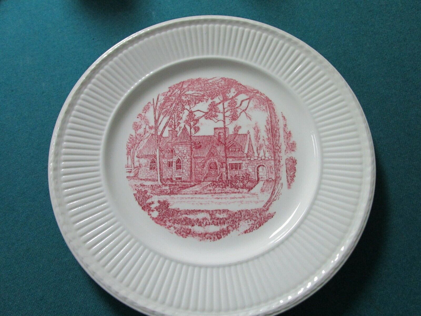 WEDGWOOD BEAVER COLLEGE GREY TOWERS THE GATE HOUSE COLLECTOR PLATE