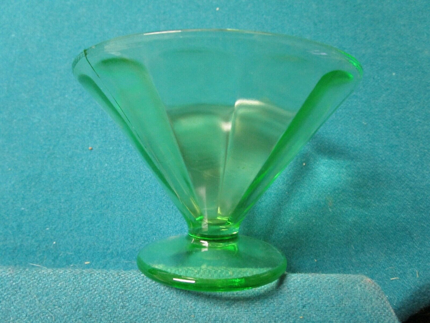 URANIO HAZEL ATLAS GREEN VASELINE GLASS PITCHER DECANTER GLASSES ESBO RARE PICK1