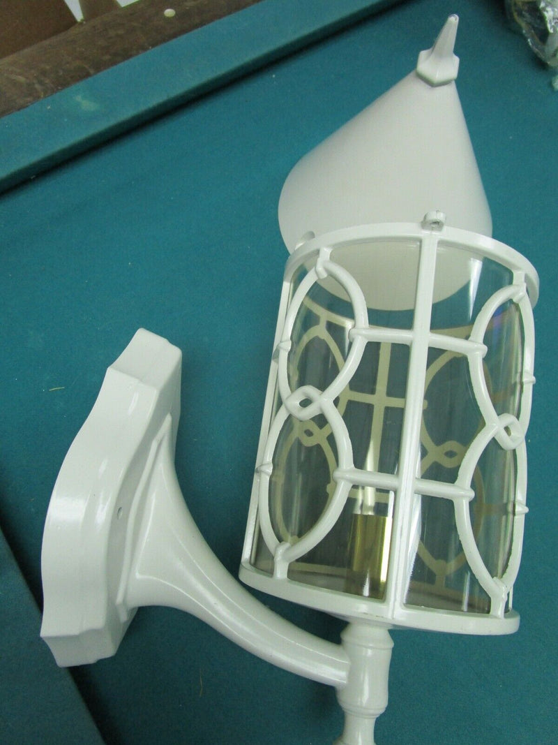 Underwriters Laboratories Incandescent Fixture Lamp Coach Style White