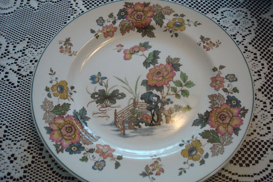 Wedgwood EASTERN FLOWERS TKD 426  VINTAGE CHINA luncheon plate 8 1/4"