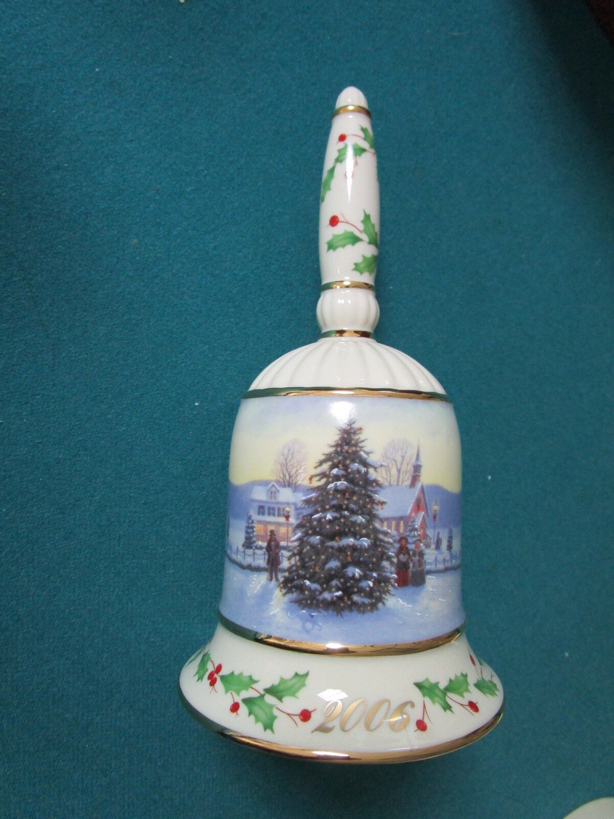 Lenox 2006 Christmas Bell "Christmas Eve in main Street" NIB , orig [a9FF]