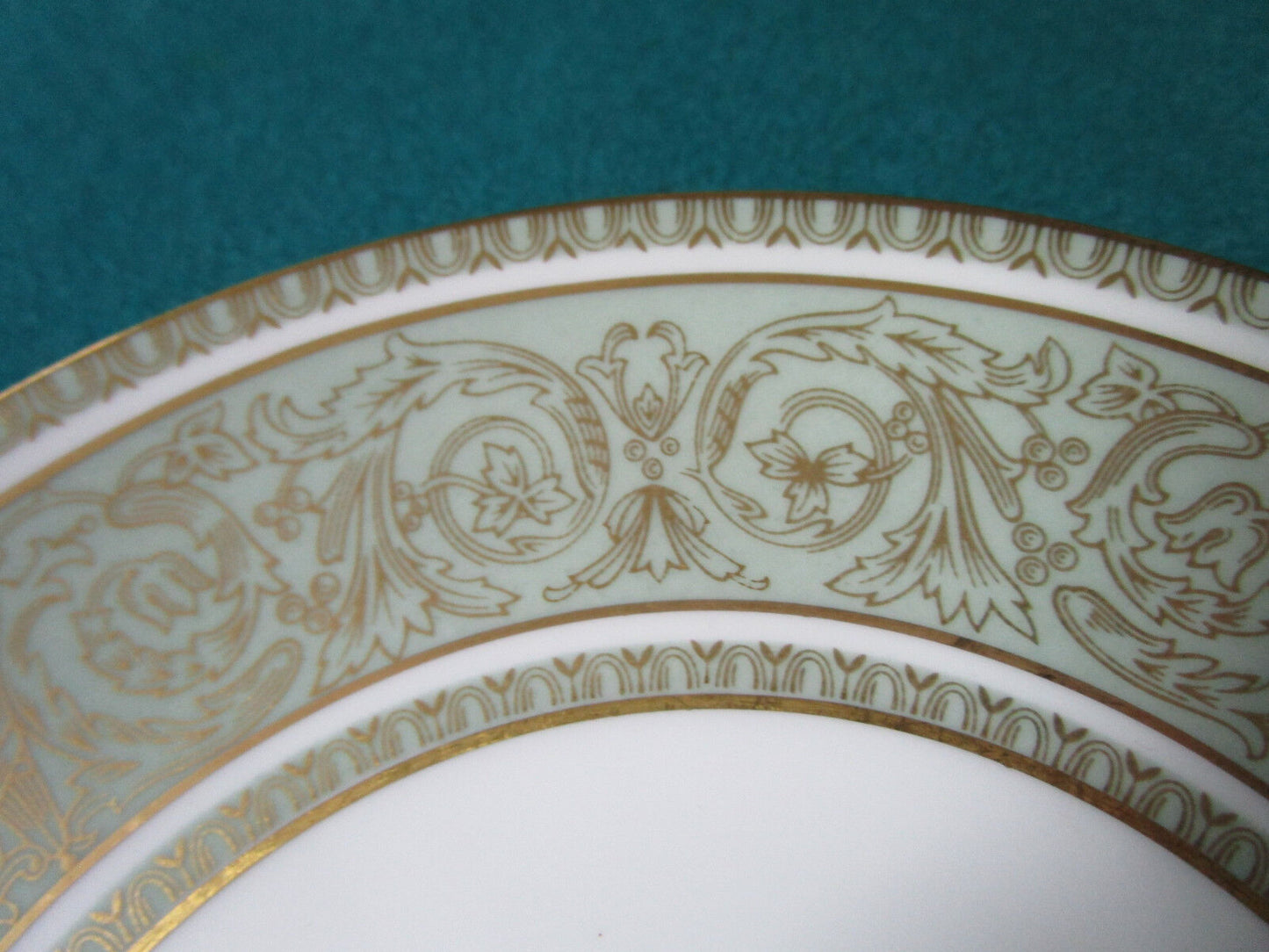 English Renaissance by Royal Doulton PLACE SETTING 5 PCS 1960/1990s  [*RENAIS]