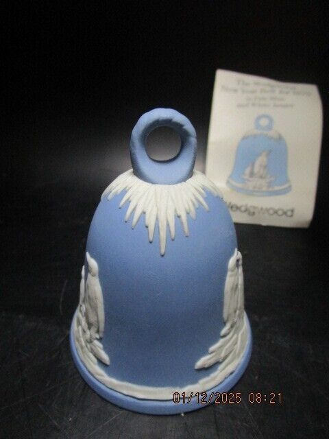 WEDGWOOD BLUE JASPERWARE NEW YEAR BELL 1979 ORNAMENT  - 3" ^^