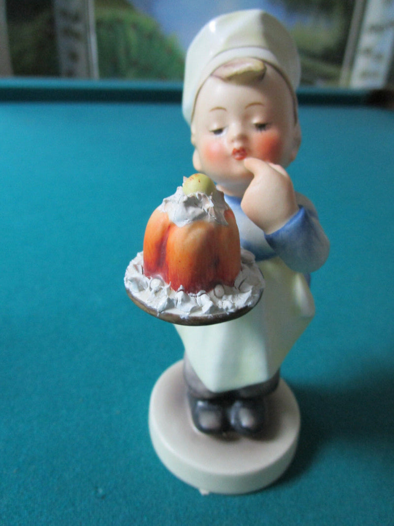 HUMMEL FIG. TM2: GOOD FRIENDS, GOOSE GIRL, BAKER BOY, PLAYMATES, OUT OF DANGER -