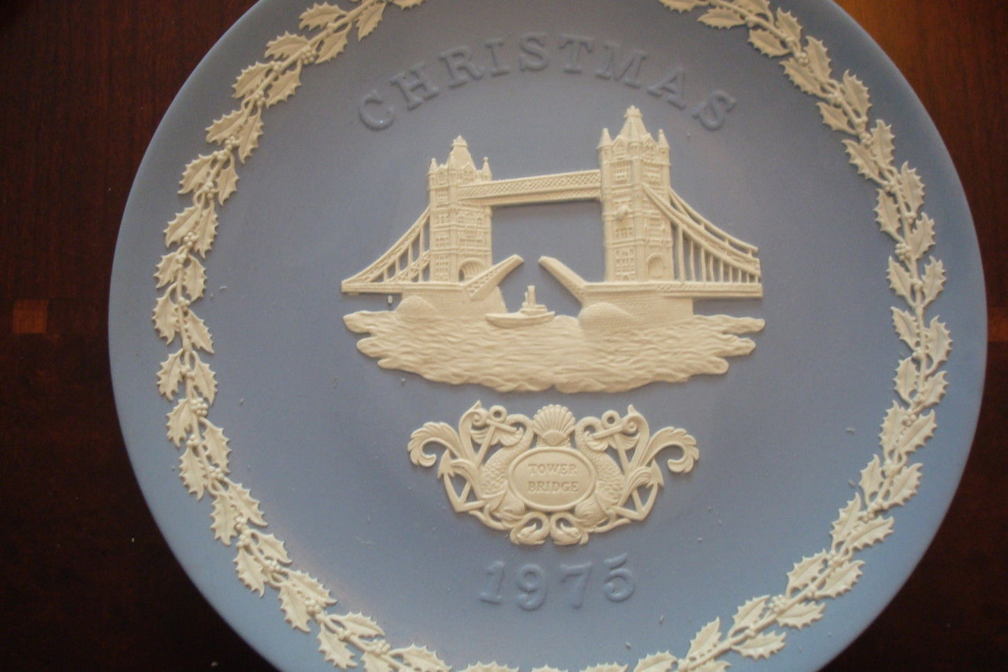 WEDGWOOD CHRISTMAS PLATE 1975 / 1982/1984 - NEW  BLUE JASPERWARE- ORIGINAL PICK1