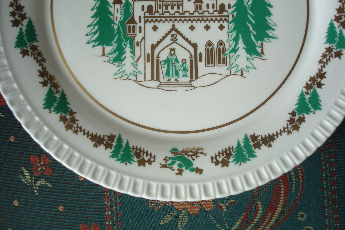 1976 Christmas Plate Spode England NIB, 7th issue, with certs, 8" diam[am8]