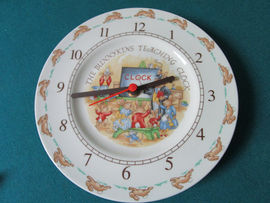“Royal Doulton” Bunnykins Children's clock 7" original