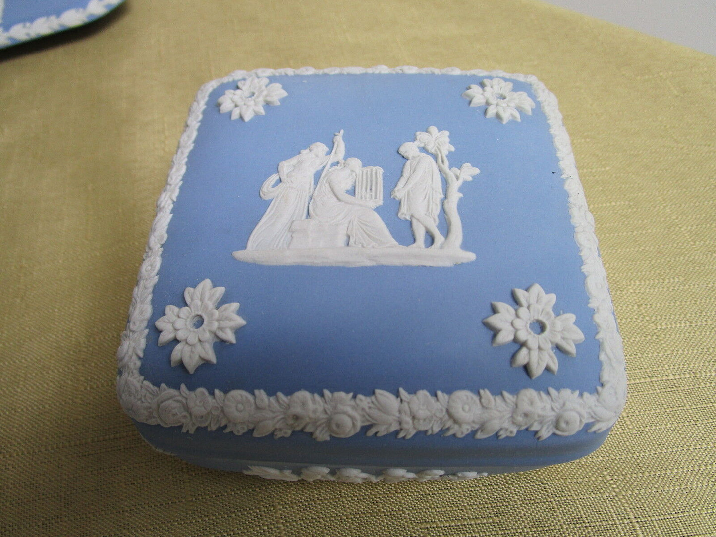 Wedgewood Blue Jasperware square trinket/ vanity box ORIG [86B]