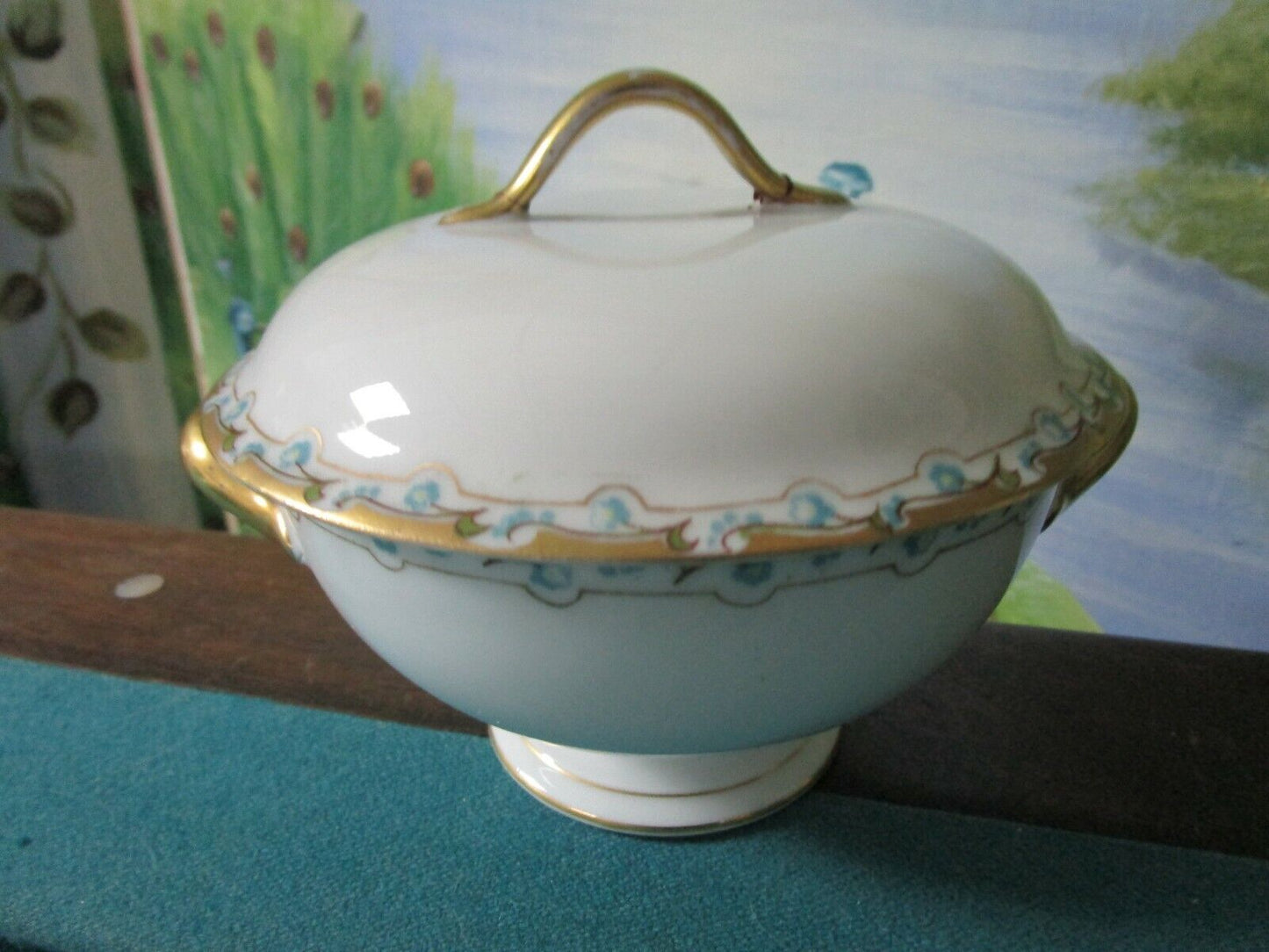 A & D LIMOGES FRANCE 4 1/2 X 6 WHITE COVERED COVERED FOOTED BOWL