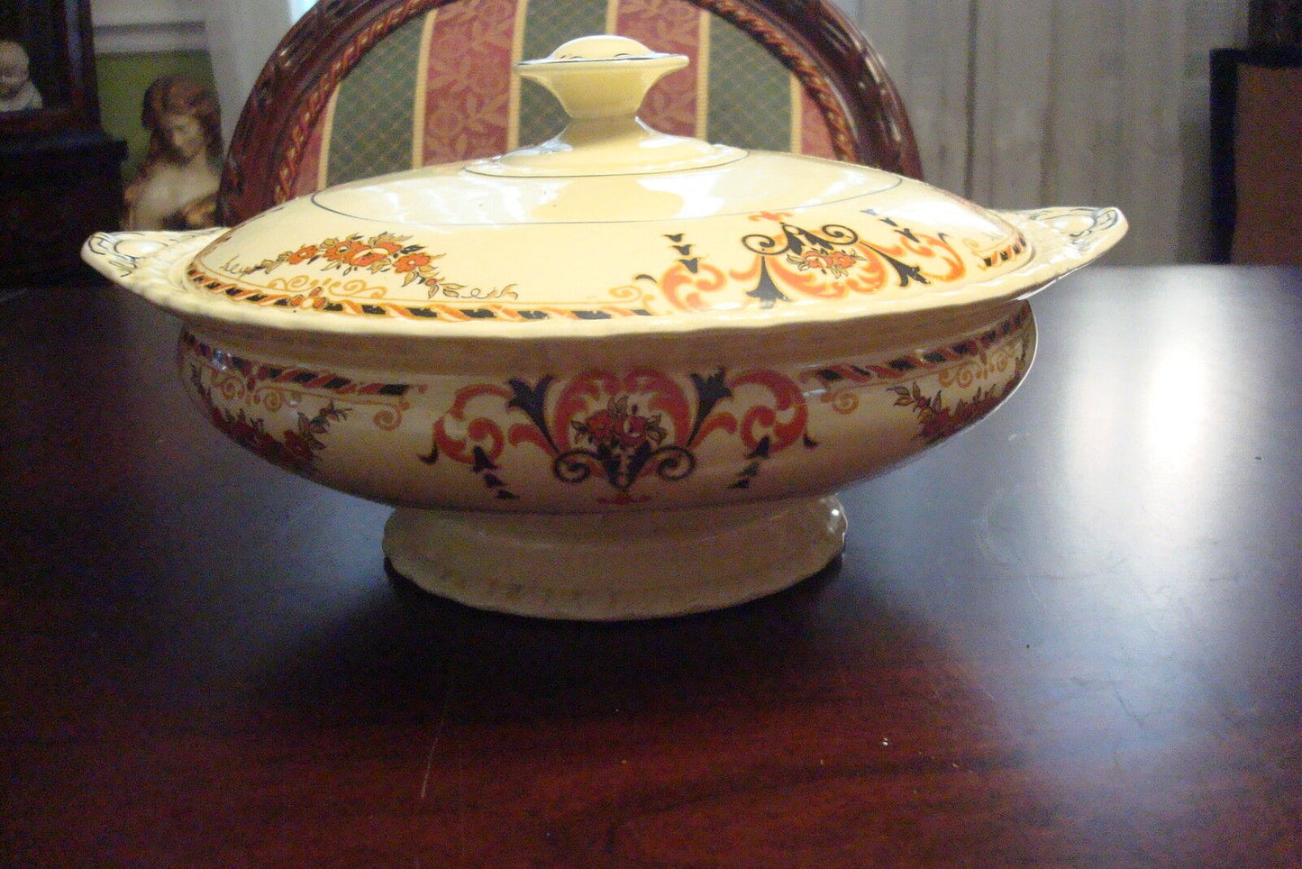 1930's Myott England porcelain tureen with lid, 6" tall by 10" ORIGINAL