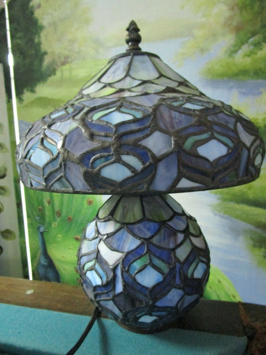 TIFFANY STYLE TABLE LAMP RETRO HAND CUT STAINED GLASS BODY AND SHADE 14"