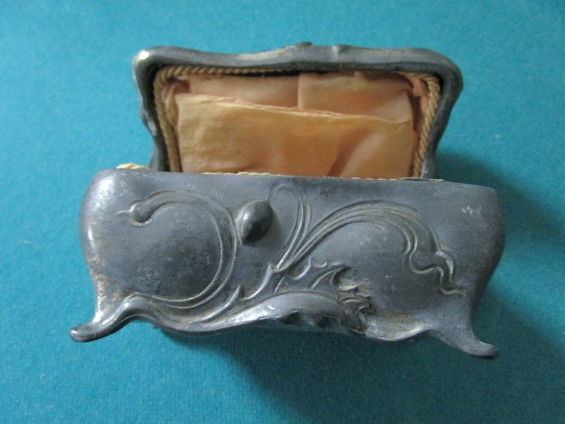 CHINESE LACQUER JEWELRY TRINKET BOX ART NOUVEAU VANITY METAL BOX PICK 1 ^^
