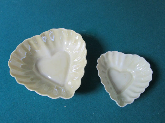 BELLEEK IRELAND 2 HEART SHAPED BOWLS 5" AND 7" GREEN STAMP [*BELLE]