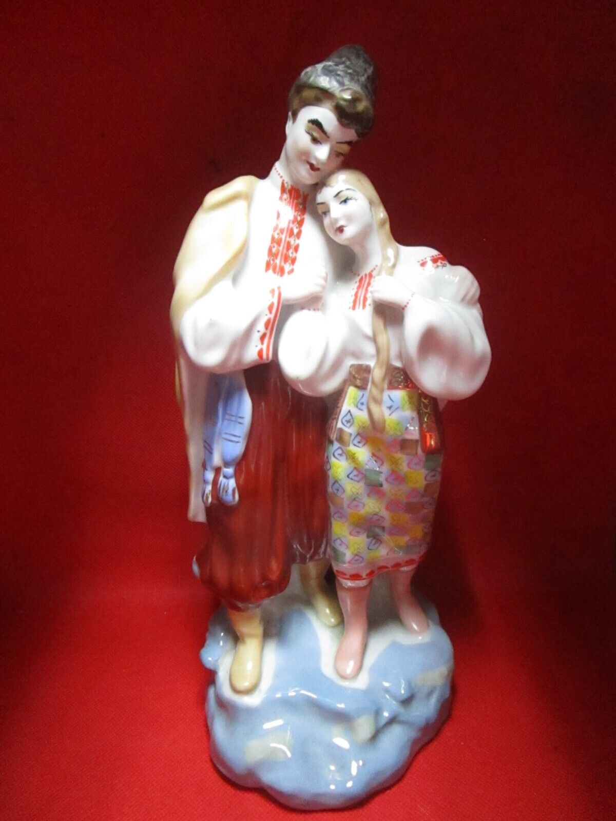 Ukranian Russian wedding figurine 11.50"