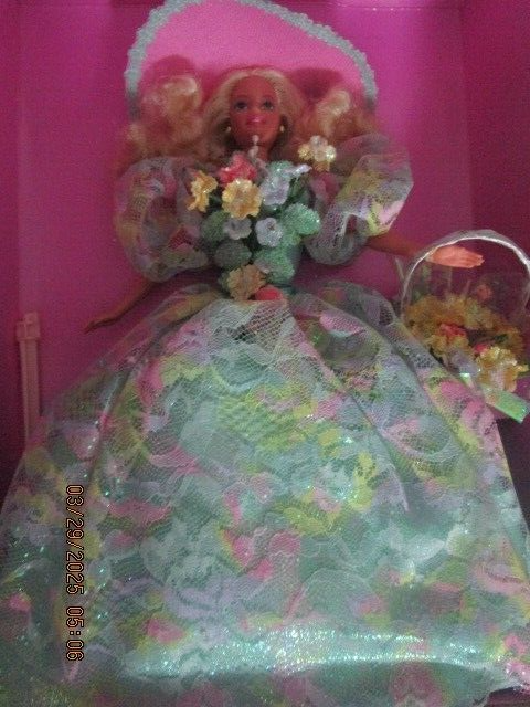1994 Barbie, Spring Bouquet, Enchanted Season Collection ORIGINAL NEW