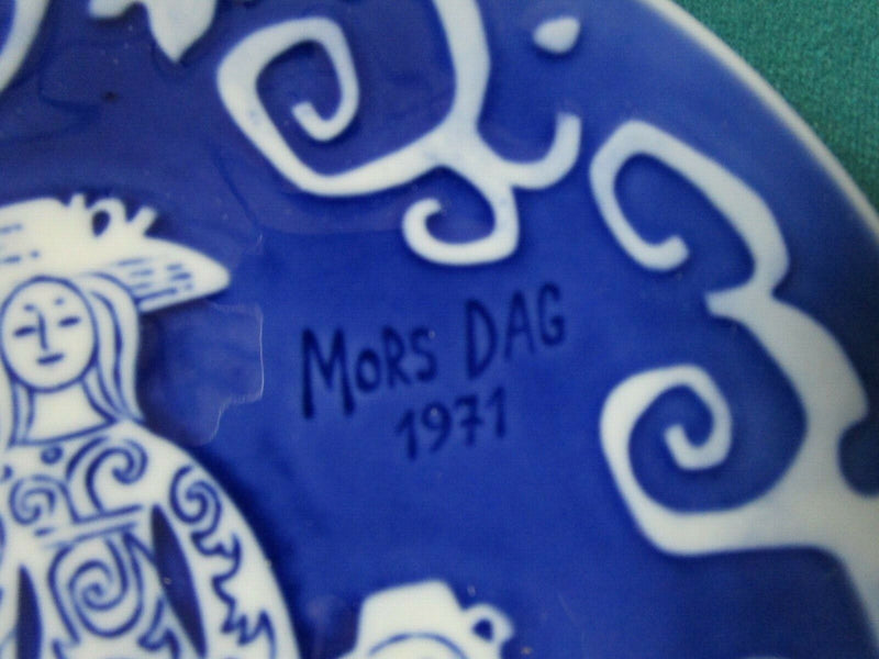 Royal Copenhagen Collector Plate Signed  Mothers Day 1971/1972  6" Pick 1