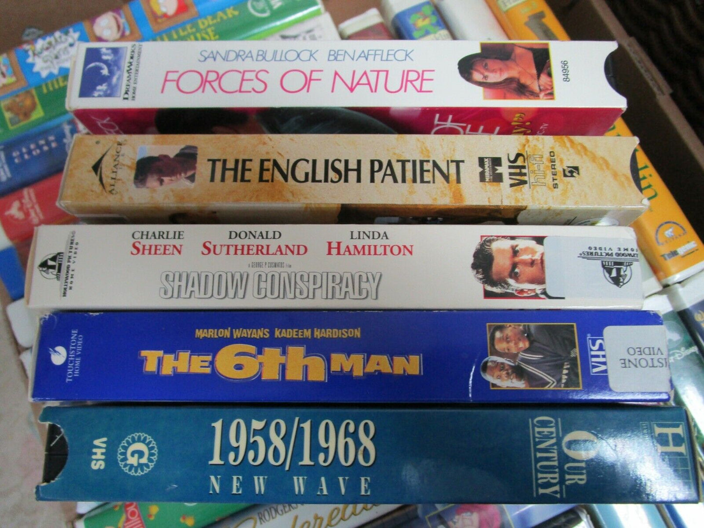 31 VHS MOVIES CHILDREN MAINLY