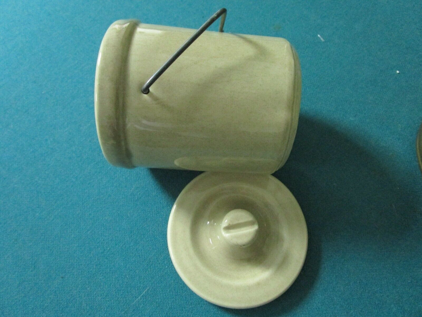 5 1/2 AIRTIGHT TOBACCO TEA COFFEE CONTAINER [57bsktfrontrack#4]