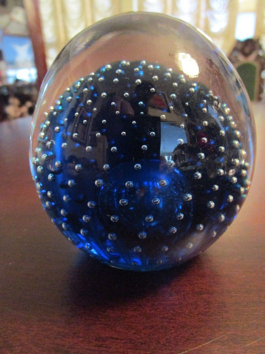 UNMARKED BUBBLES BLUE AND CLEAR PAPERWEIGHT